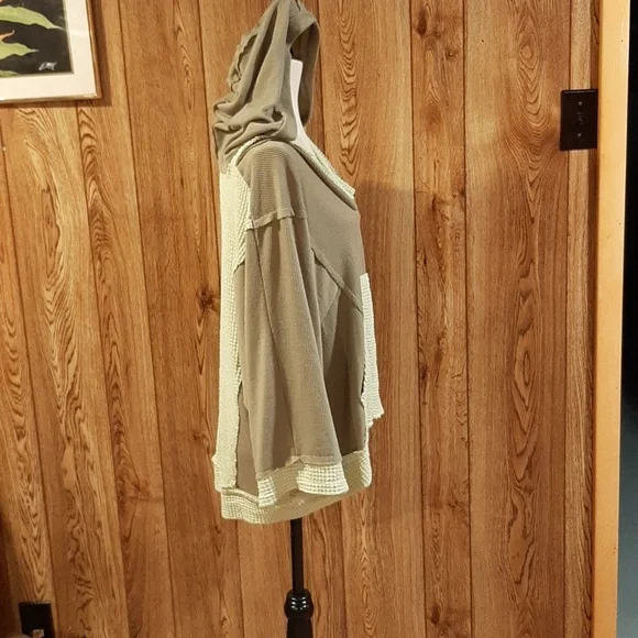 🥑POL Hooded Brown and Green Mixed-Fabric Top (L)🥑 - Picture 5 of 10